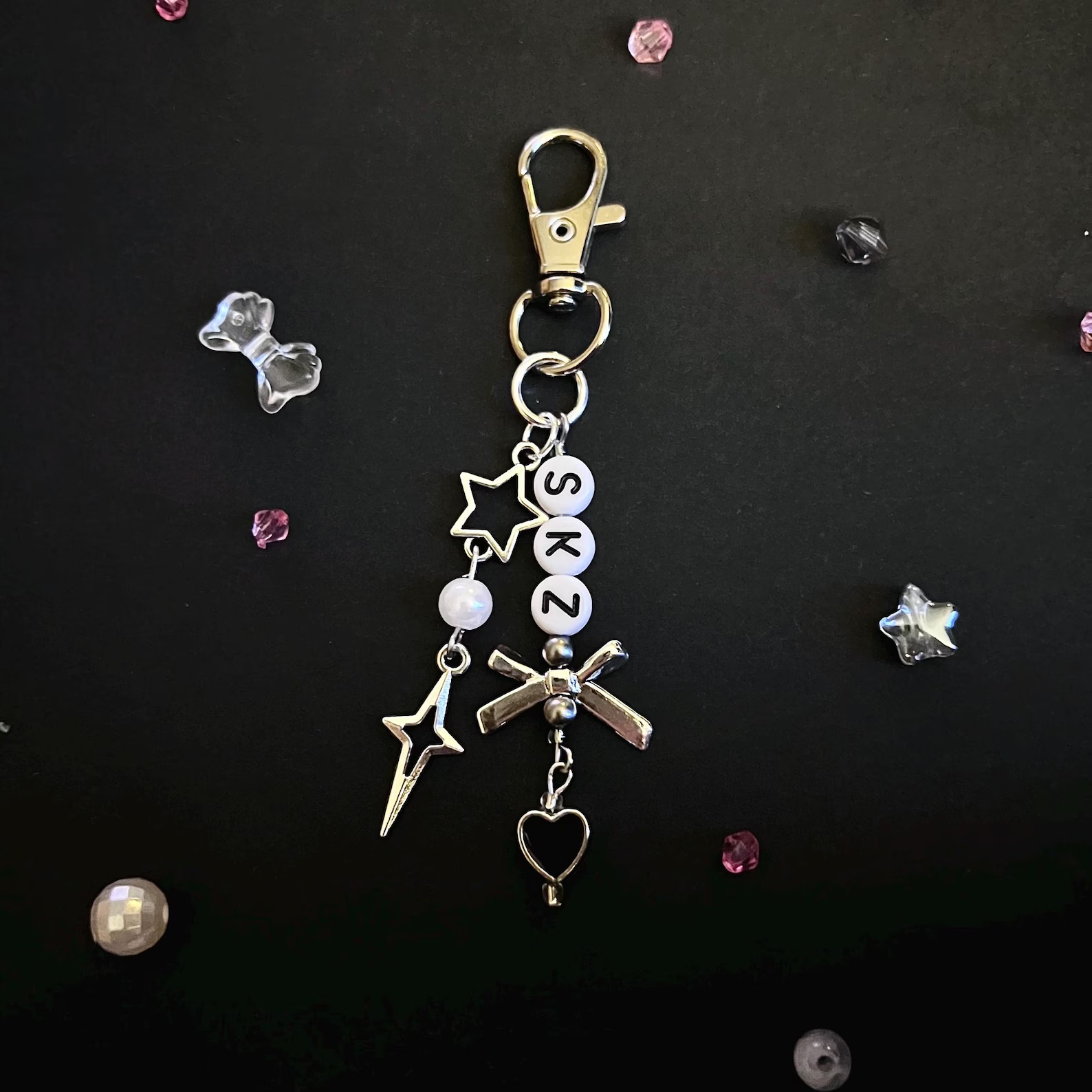 SKZ Stay Kpop ビーズキーホルダー/キーリング  - Phone Accessories Ideas のレビューと価格