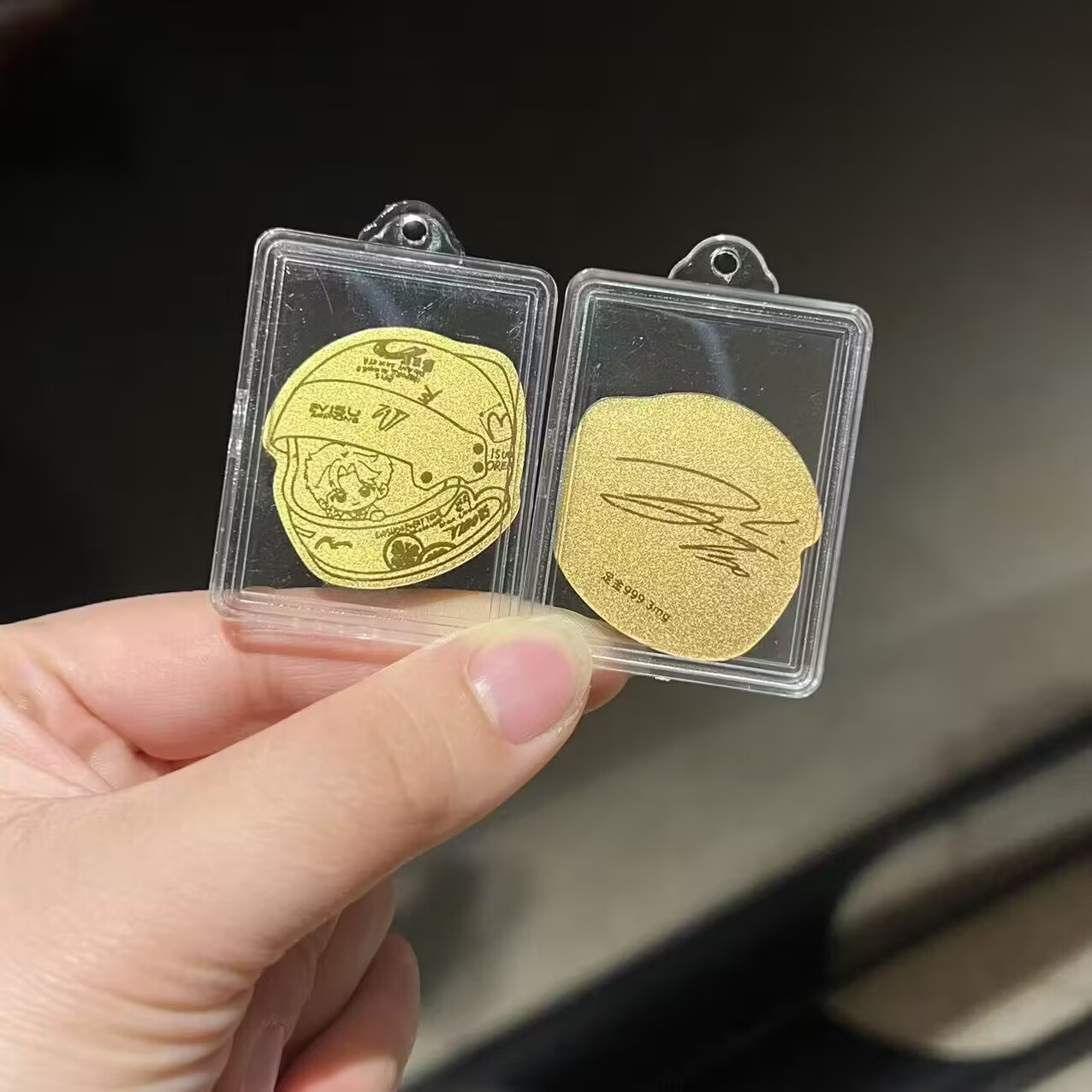 「ボ・ジュン・イー・シャオ」の金色の携帯電話ステッカーと、ワ - Phone Accessories China のレビューと価格