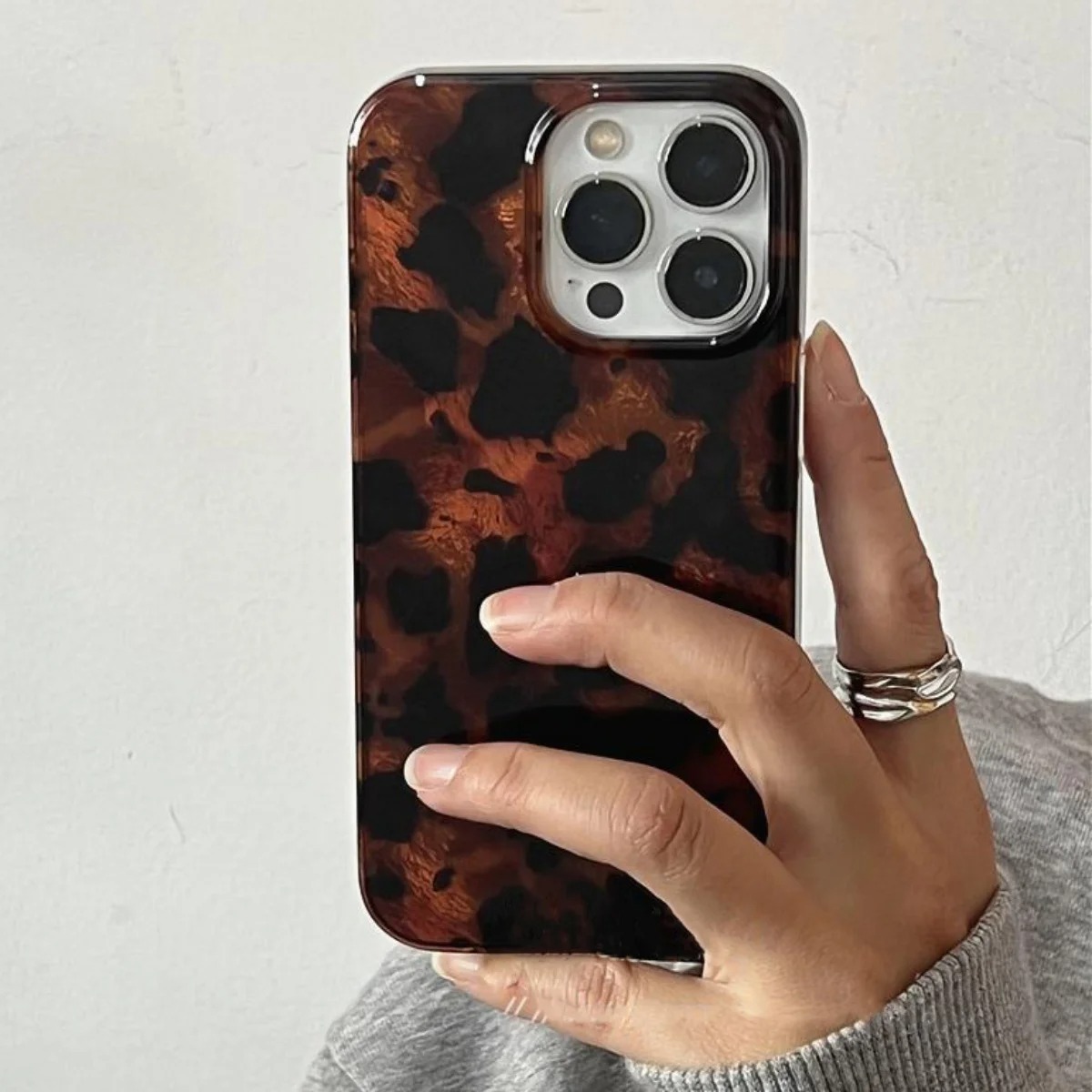 レトロなアンバーテクスチャのレーザー加工スマホケース iPh - Phone Accessories To Sell のレビューと価格