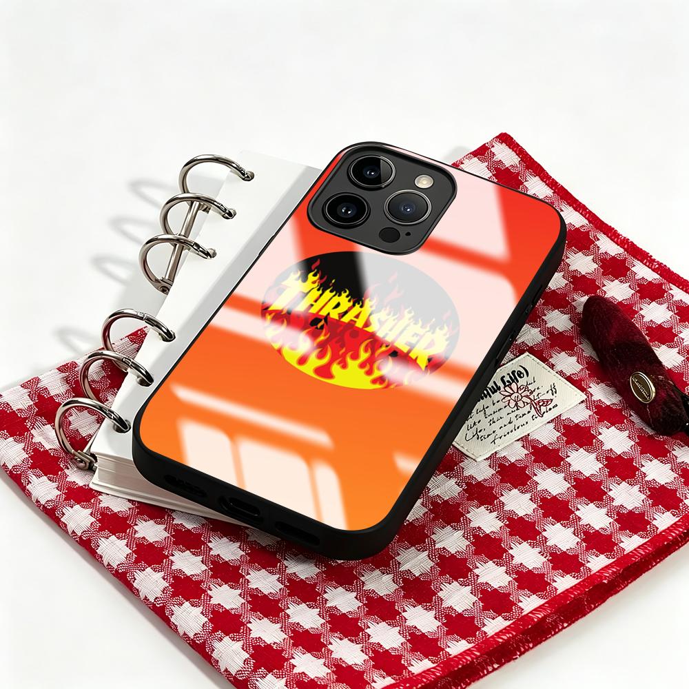 ブランドTHRASHER iPhone 17 16 15 1 - Magnetic Phone Case のレビューと価格